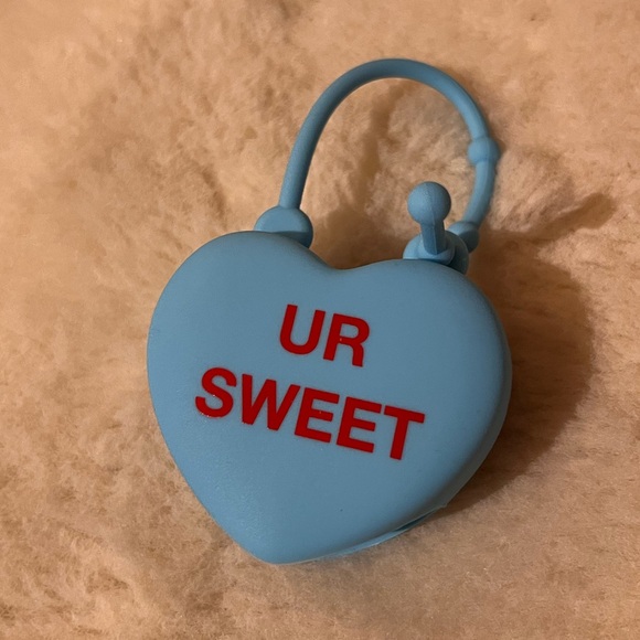 Bath & Body Works Accessories - NWOT Bath & Body Works x Sweethearts Limited Edition Pocketbac Holder